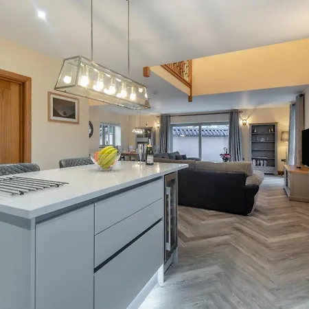 2 Bed In Oc-c34637
