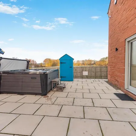 2 Bed In Oc-c34637 Holiday home *